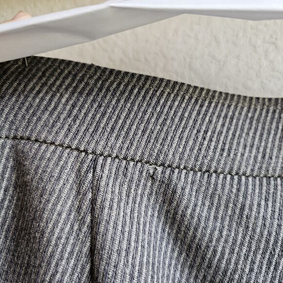 Vintage Gucci Wool Pleated Midi Skirt 1970s Gray Striped Pockets US 8 IT 44, COA - Picture 8 of 12